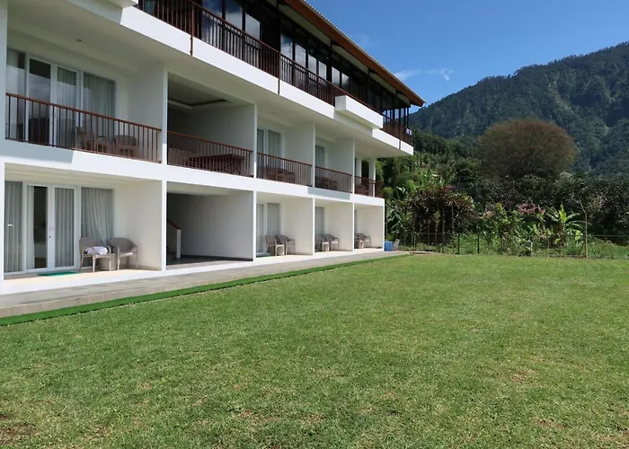 Hotel Rusa By The